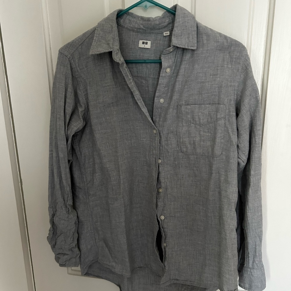 Uniqlo Light Gray Cotton Button-Up Shirt